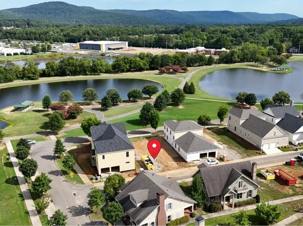 4 Lendon Park Dr SE, Huntsville, AL 35802