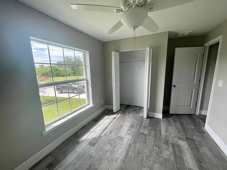 315 Sweetwater Dr — Photo 8