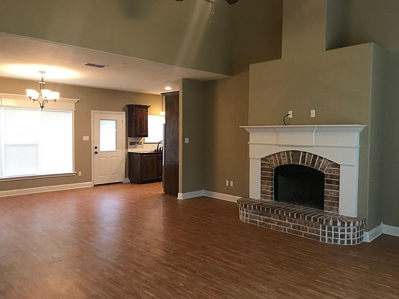3rd image of 1506 Columbia Dr