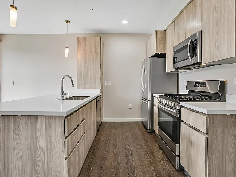 16300 Ventura Blvd #201 — Photo 19