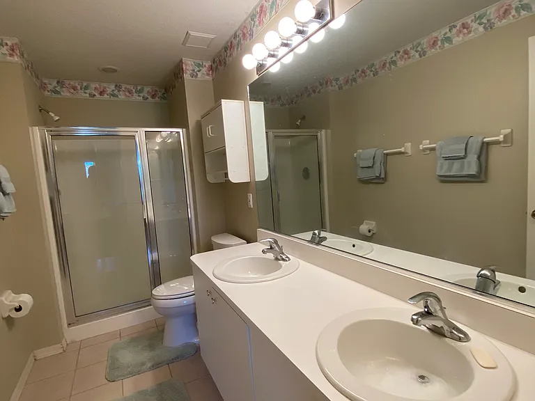 1704 Edgewater Ln — Photo 11