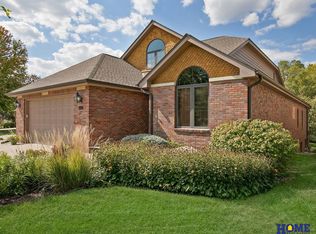 6412 Chesterfield Ct, Lincoln, NE 68510