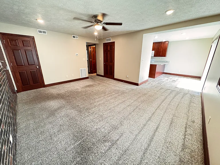 4402 S 27th St #6 — Photo 6