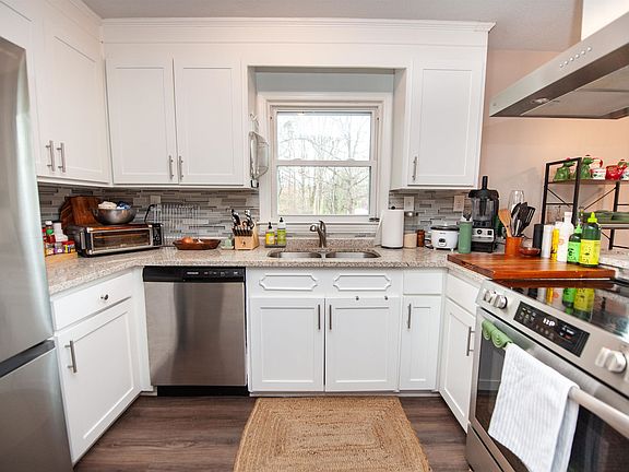 5th image of 226 Willow Oaks Dr