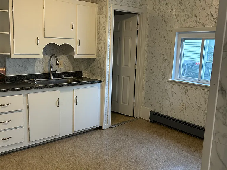 145 Blaine St #1F — Photo 1