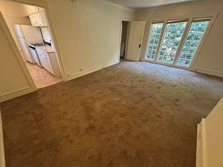 2114 E Woodstock Pl — Photo 6
