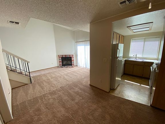 4th image of 1675 Vernon St Unit 39
