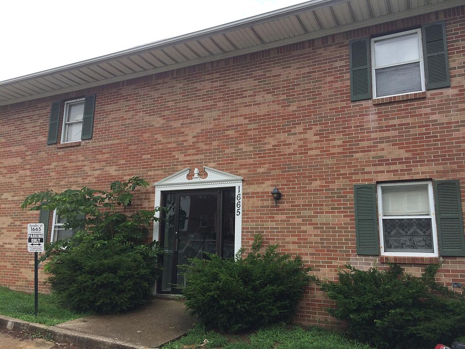 1st image of 1665 Foxhaven Dr #18