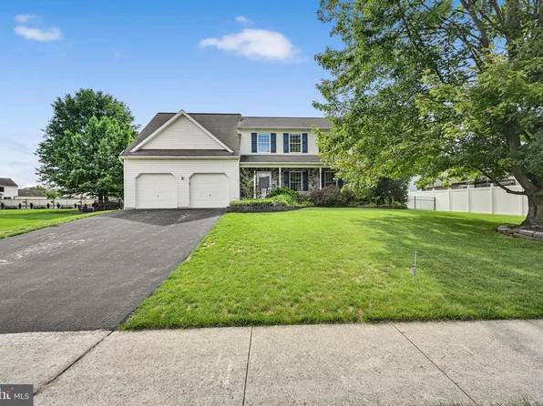 685 Coachman Ln #L-0029, Palmyra, PA 17078
