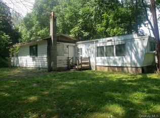 33 Netherwood Plz, Salt Point, NY 12578