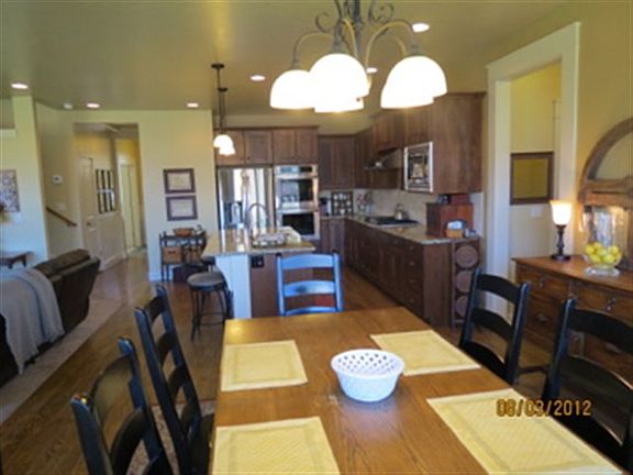 5th image of 3879 S Globe Theatre Ave