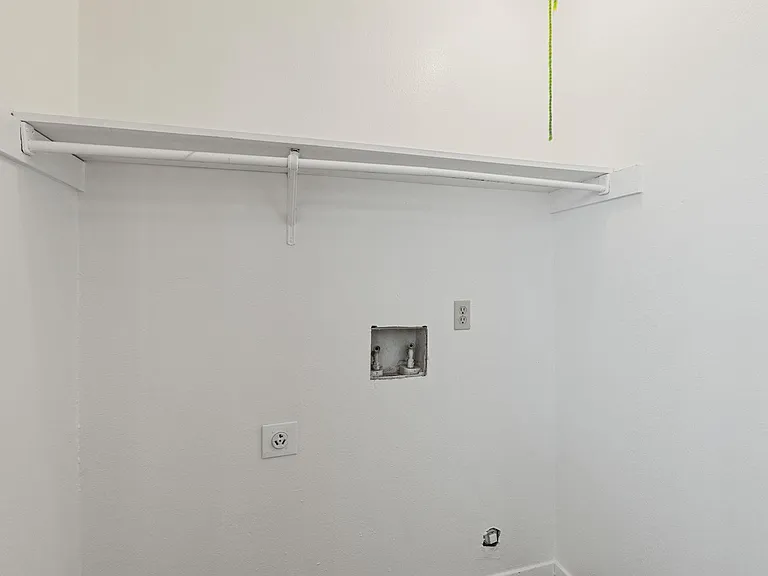 302 Algerita Dr #D — Photo 15