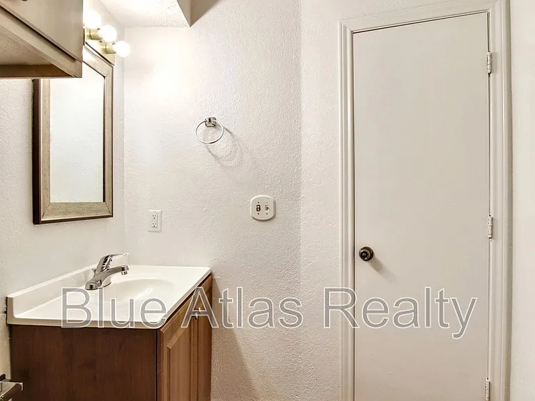 916 Hilltop Dr #B — Photo 18