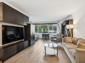 392 Central Park W
