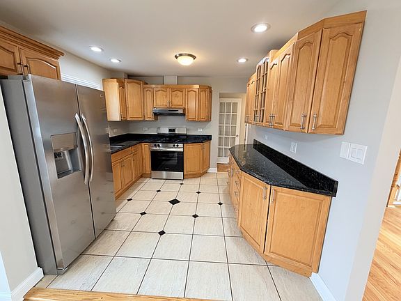 5th image of 9008 Sycamore Dr