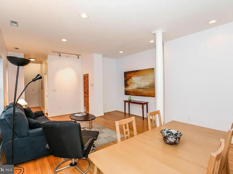 1427 Chapin St NW #301 — Photo 3