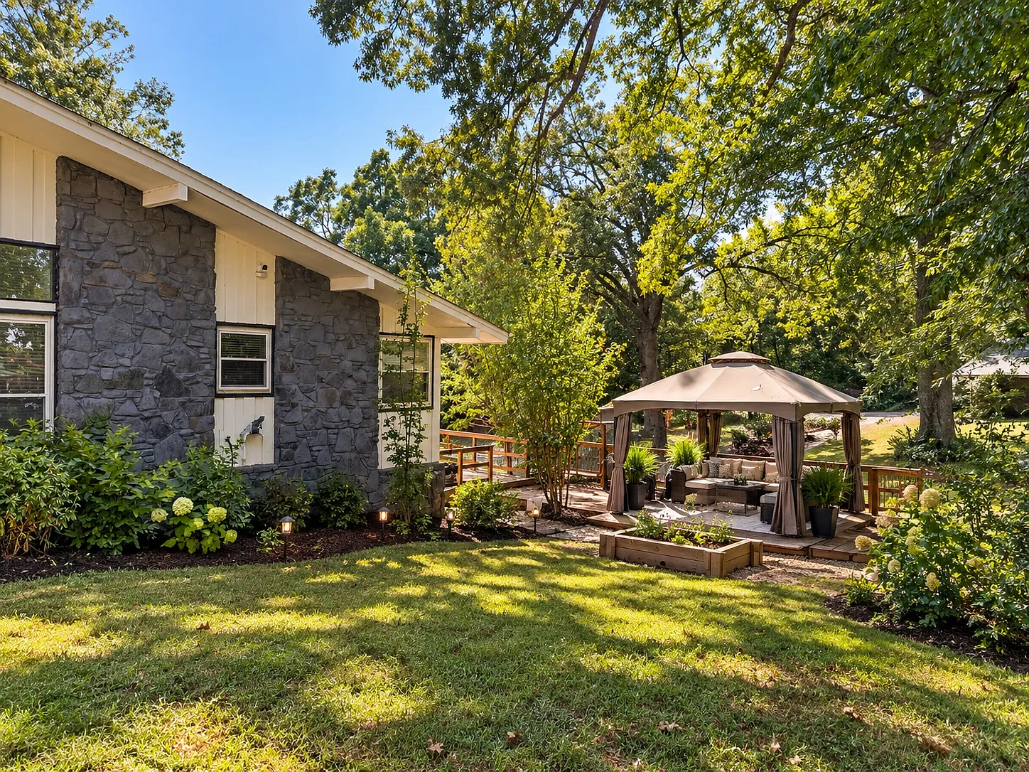 Viking Dr, Cordova — Photo 2