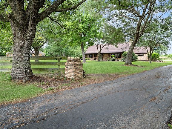 3rd image of 1747 Fm 365 Rd