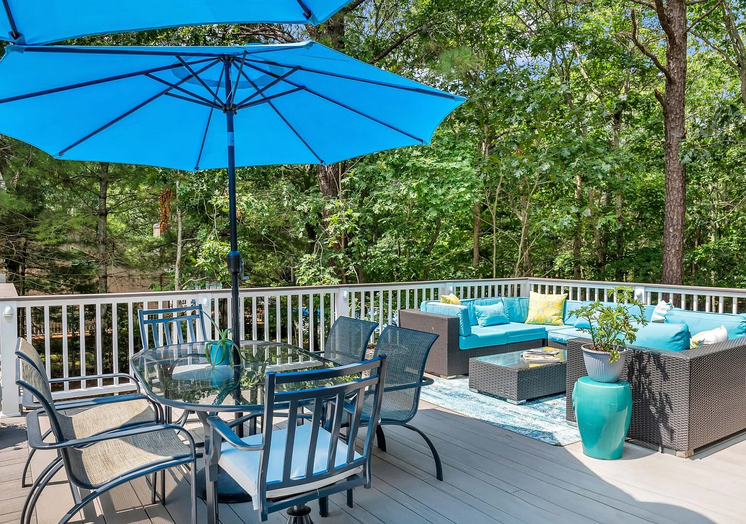 Beautiful East Hampton Home, Expansive Deck, Private Pool — Photo 3