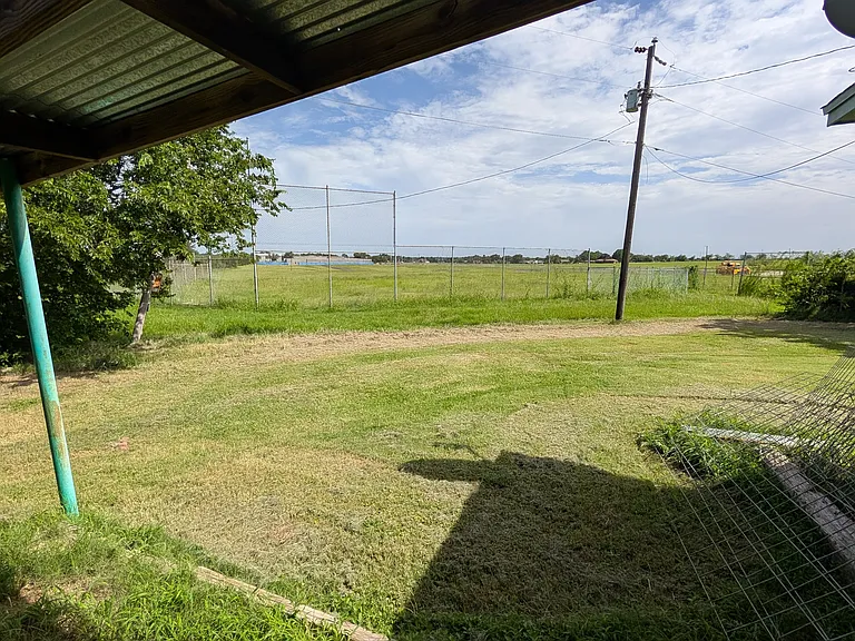 178 Martin Dr — Photo 15