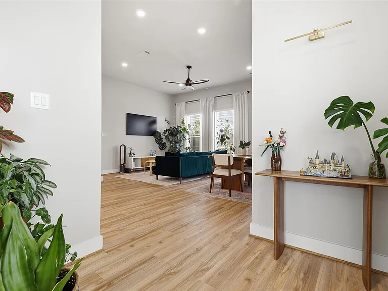5825 Francis Oak Pl — Photo 4