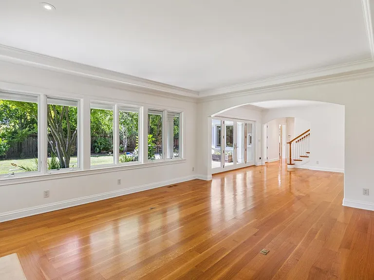 845 Windsor Dr — Photo 11