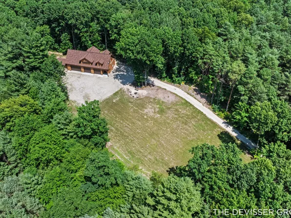 5837 Timber Bluff Trl, Fennville, MI 49408