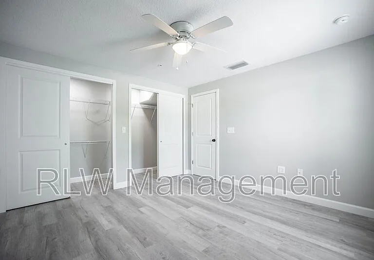 216 E Alfred St #220 — Photo 7