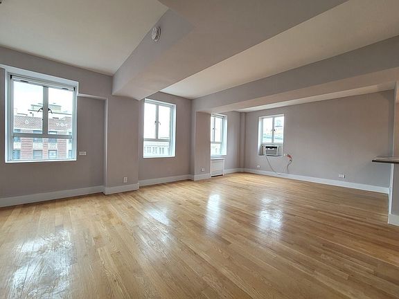 2nd image of 752 W End Ave #17DE