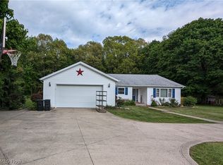 7272 Poore Rd, Conneaut, OH 44030