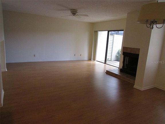 4th image of 4230 Golf Club Ln