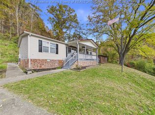 1664 Grapevine Rd, Sissonville, WV 25320