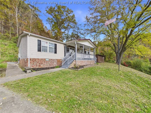 1664 Grapevine Rd, Sissonville, WV 25320