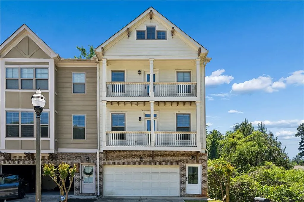 3 bed, 3.5 bath, 1804 sqft, $3,000 — Photo 1