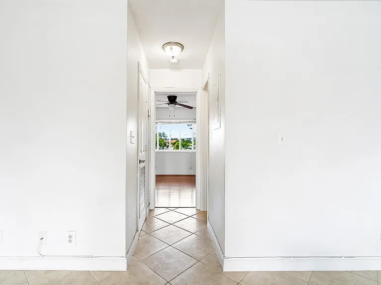 2895 NE 32nd St #207 — Photo 11