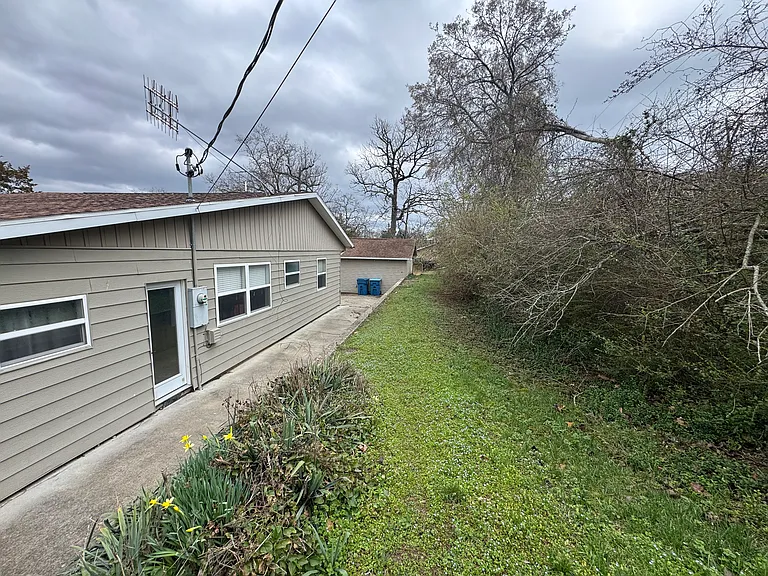 14 Holiday Dr — Photo 13