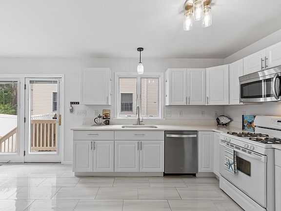 2nd image of 18 Rosegate Rd