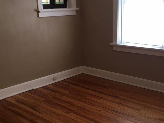 3rd image of 3957 Fairview Ave #2E