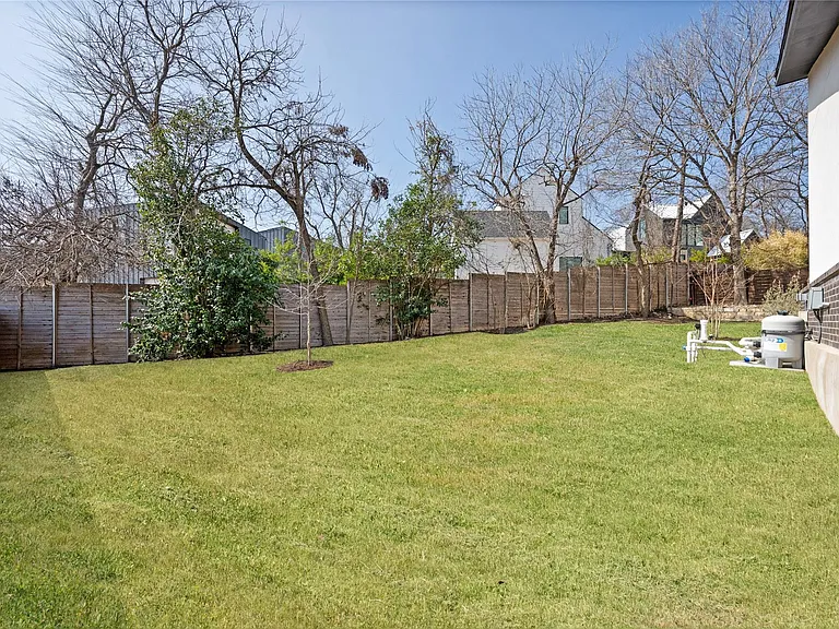 1119 Fairmount Ave — Photo 36
