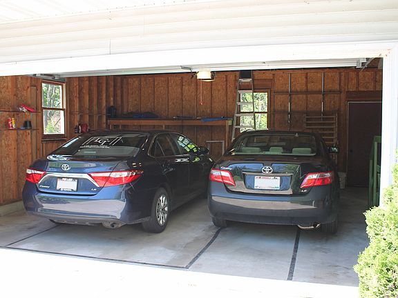 5th image of 633 Sue Ann Dr