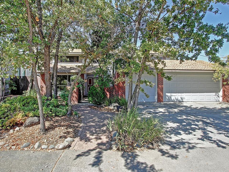 1st image of 1102 Parkview Dr