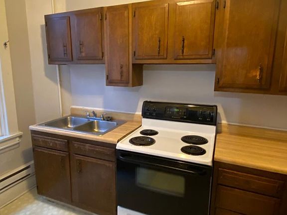 2nd image of 321 S Main St #1