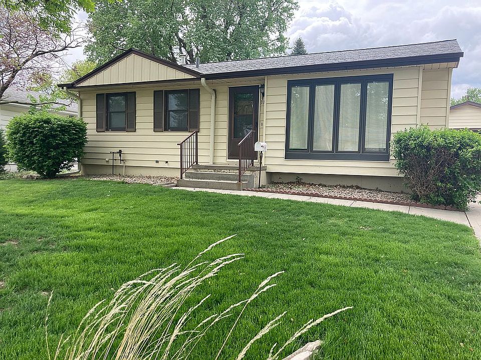 1st image of 3122 S 122nd Ave