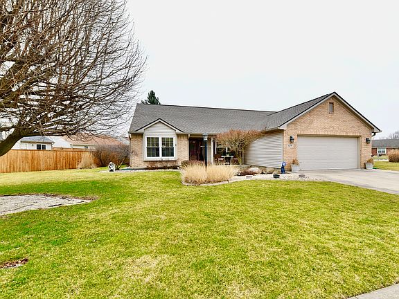3rd image of 8241 Crosser Cir