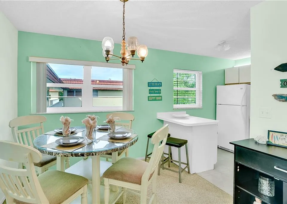 6 Vista Palm Ln #202