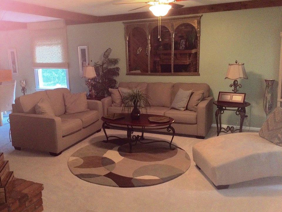 2nd image of 1075 Garnoa Dr