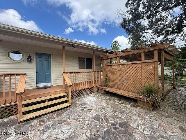 3 bed, 2.0 bath, 2268 sqft, $1,750 — Photo 3