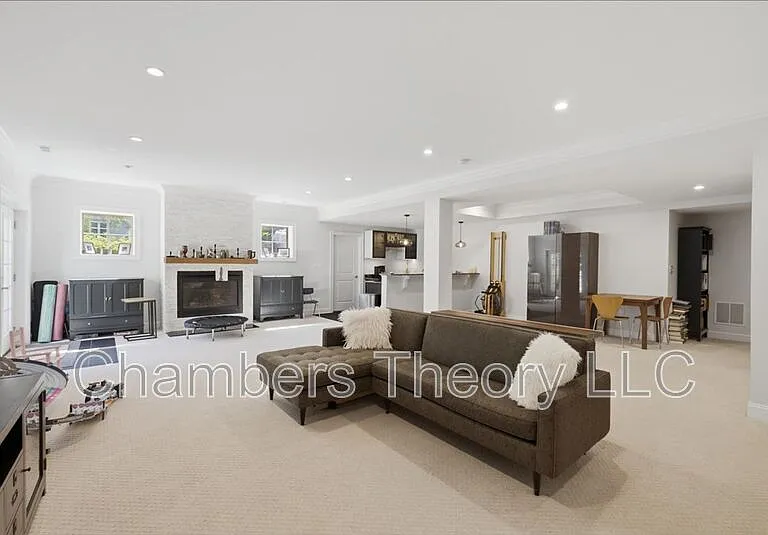 7010 Girard St — Photo 28