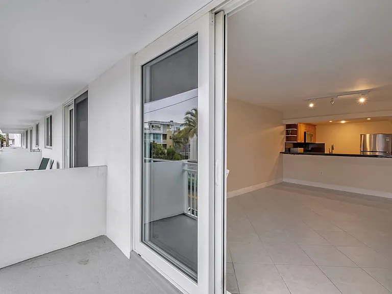 345 Ocean Dr #305 — Photo 7