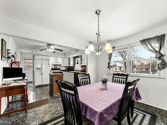 4th image of 218 Riverview Ave